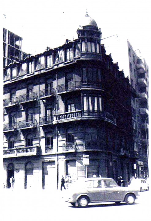 1970 Hermoso edificio en Carretera de La Costa con Avenida de la Constitución