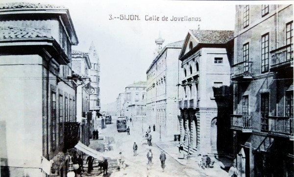 Calle Jovellanos . El libro de Gijón